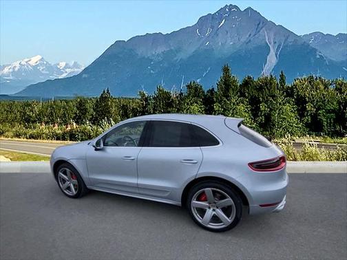 2015 Porsche Macan Turbo