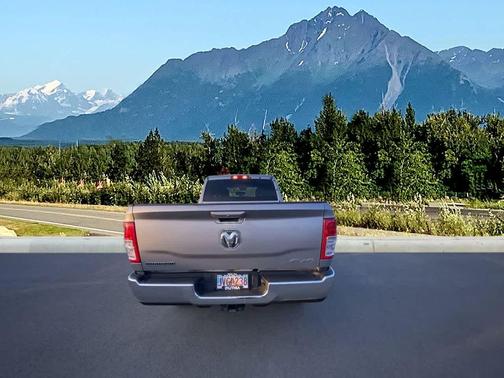 2022 RAM 2500 Big Horn Crew Cab 4x4 8' Box