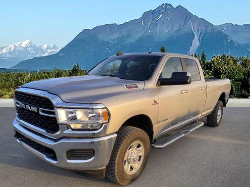 2022 RAM 2500 Big Horn Crew Cab 4x4 8' Box