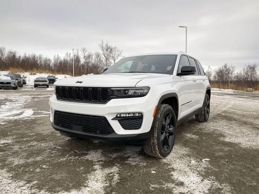 Bright White Clearcoat 2025 Jeep Grand Cherokee Limited