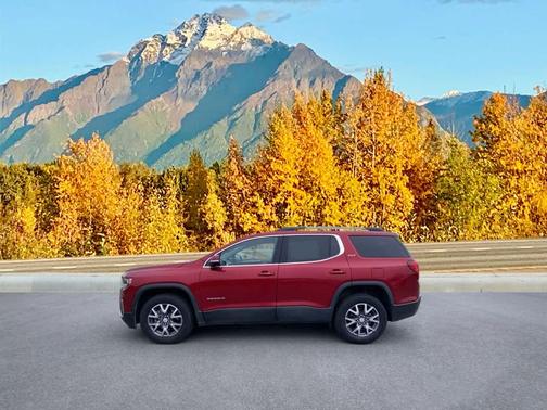 2023 GMC Acadia AWD SLT