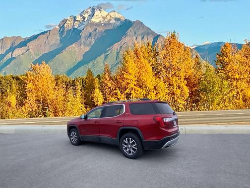 2023 GMC Acadia AWD SLT