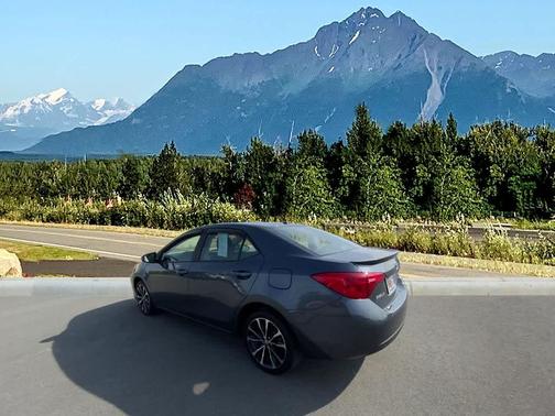 Slate Metallic 2018 Toyota Corolla SE