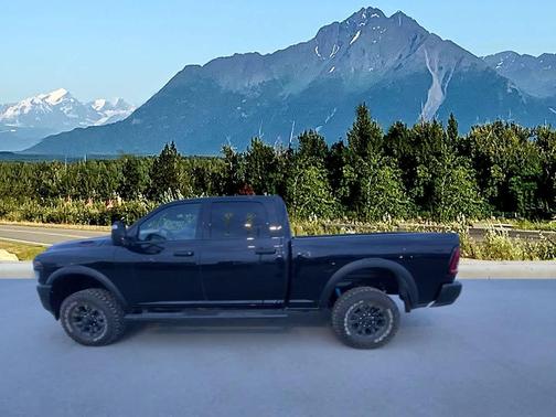 Diamond Black Crystal Pearlcoat 2026 RAM 2500 Tradesman