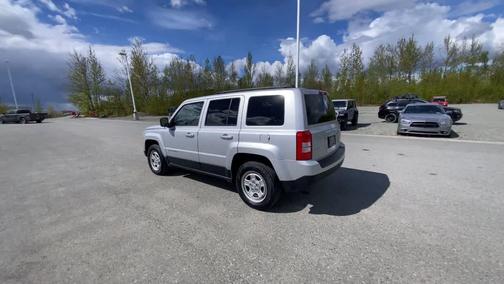 Bright Silver Metallic Clearcoat 2013 Jeep Patriot Sport