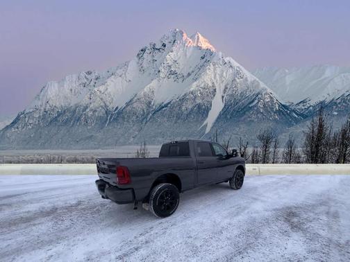 2026 RAM 2500 Laramie Crew Cab 4x4 6'4' Box