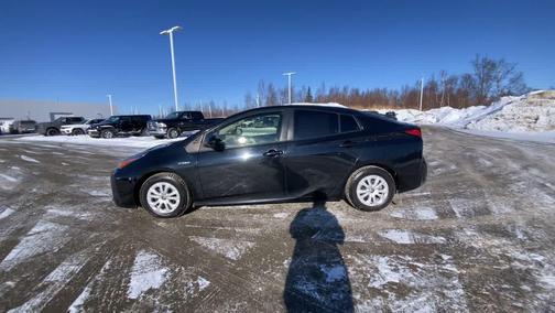 2022 Toyota Prius LE