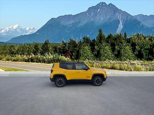 2023 Jeep Renegade Trailhawk