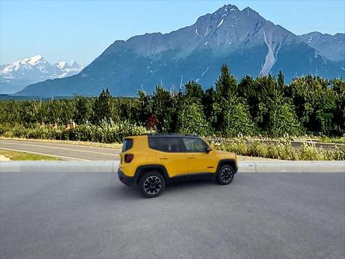 2023 Jeep Renegade Trailhawk