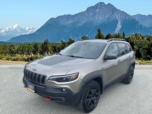 Light Brownstone Pearlcoat 2020 Jeep Cherokee Trailhawk