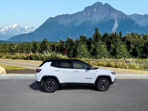 2024 Jeep Compass Trailhawk