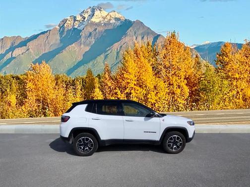 2024 Jeep Compass Trailhawk