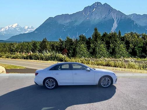 2024 Audi A4 45 S line Premium Plus
