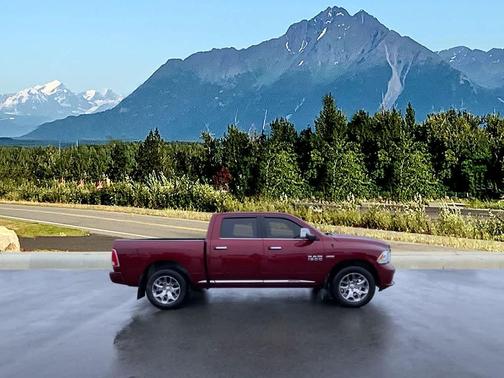 2017 RAM 1500 Limited Crew Cab 4x4 5'7' Box