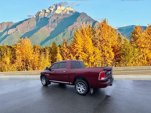 2017 RAM 1500 Limited Crew Cab 4x4 5'7' Box