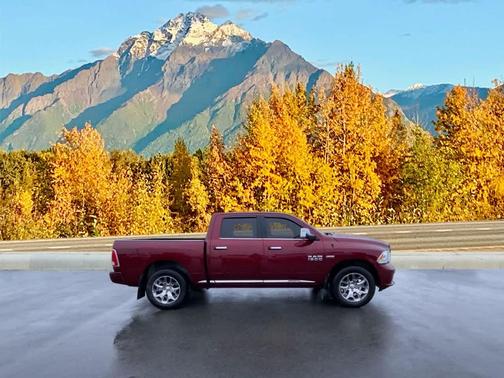 2017 RAM 1500 Limited Crew Cab 4x4 5'7' Box