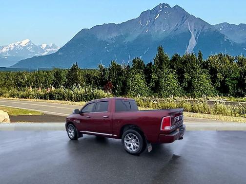 2017 RAM 1500 Limited Crew Cab 4x4 5'7' Box