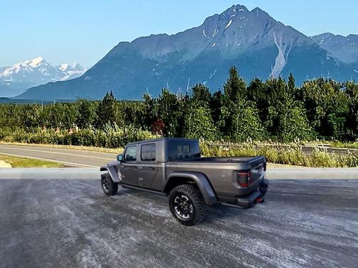 Granite Crystal Metallic Clearcoat 2026 Jeep Gladiator Rubicon