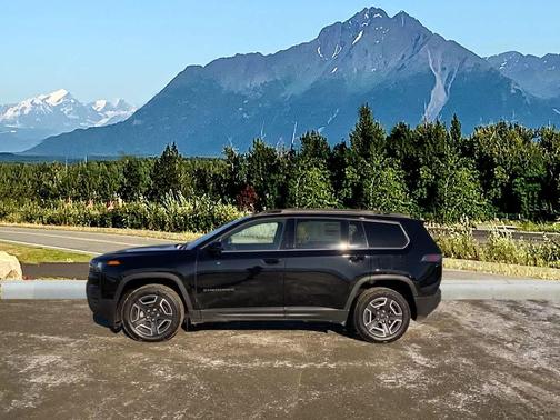 Diamond Black Crystal Pearlcoat 2026 Jeep Cherokee Limited