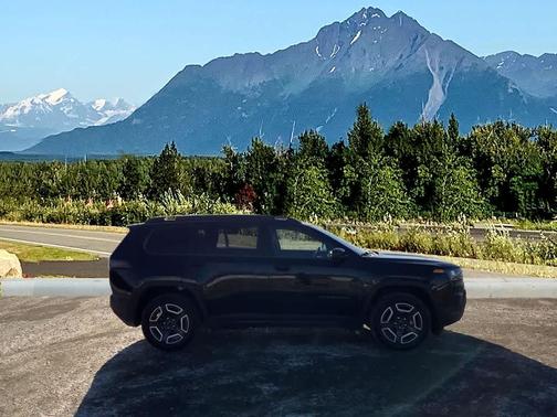 Diamond Black Crystal Pearlcoat 2026 Jeep Cherokee Limited