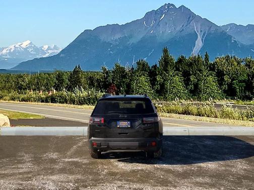 Diamond Black Crystal Pearlcoat 2026 Jeep Cherokee Limited