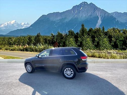 2022 Jeep Grand Cherokee Laredo