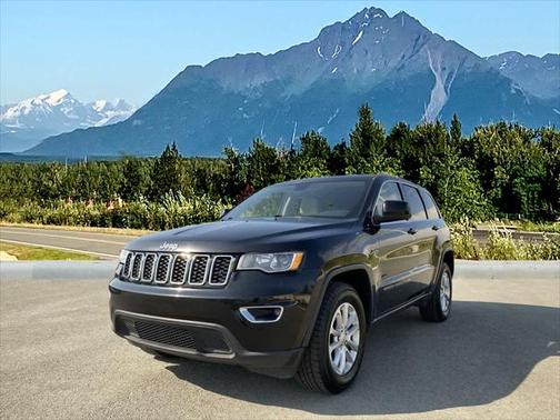 2022 Jeep Grand Cherokee Laredo