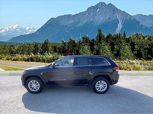 2022 Jeep Grand Cherokee Laredo