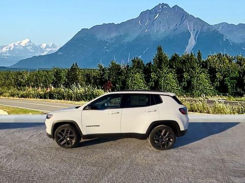 Bright White Clearcoat 2026 Jeep Compass Latitude