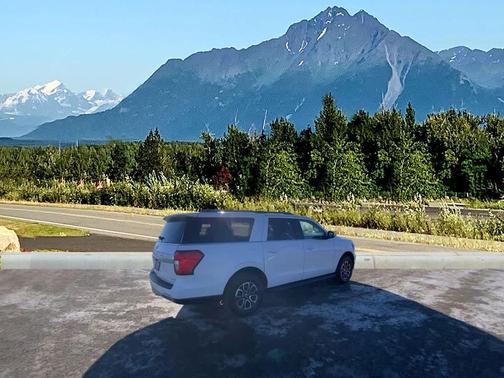 2024 Ford Expedition Max XLT