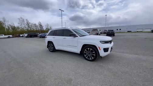 Bright White Clearcoat 2024 Jeep Grand Cherokee Overland
