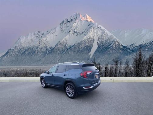 2024 GMC Terrain SLT