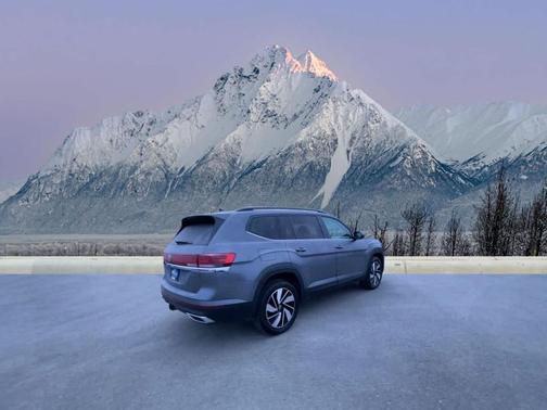 2024 Volkswagen Atlas 2.0T SE w/Technology 4MOTION