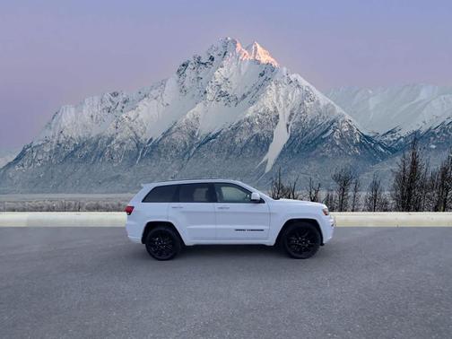 2020 Jeep Grand Cherokee Altitude