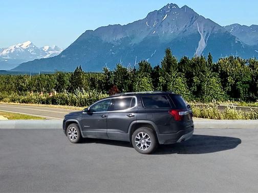 2023 GMC Acadia AWD SLT
