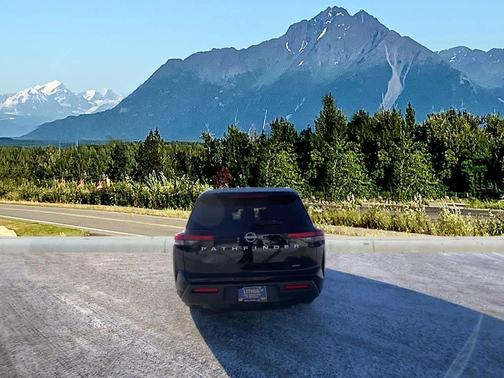 2025 Nissan Pathfinder SV 4WD