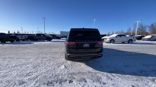 2025 Jeep Wagoneer L Series II 4x4