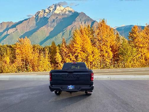 2026 RAM 1500 Warlock Crew Cab 4x4 5'7' Box