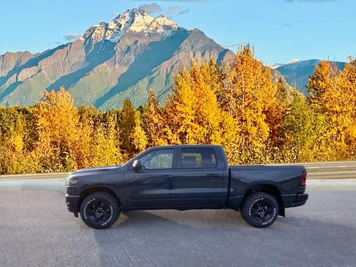 2026 RAM 1500 Warlock Crew Cab 4x4 5'7' Box