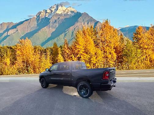 2026 RAM 1500 Warlock Crew Cab 4x4 5'7' Box