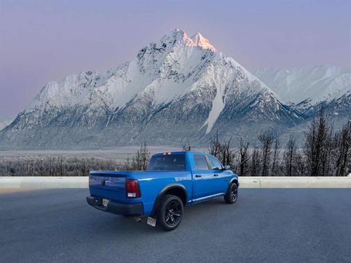 2024 RAM 1500 Classic Warlock Crew Cab 4x4 5'7' Box