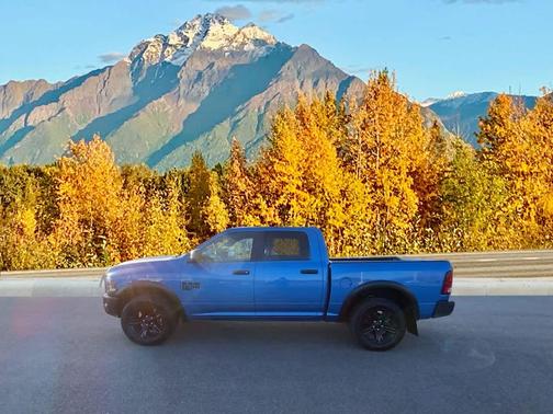 2024 RAM 1500 Classic Warlock Crew Cab 4x4 5'7' Box