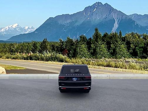 2023 Jeep Wagoneer L Series II 4x4