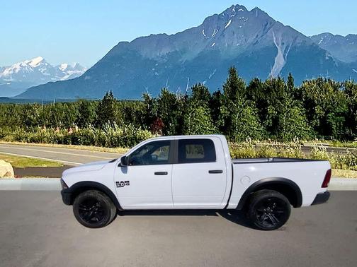 2024 RAM 1500 Classic Warlock Crew Cab 4x4 5'7' Box