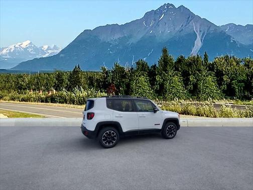 2023 Jeep Renegade Trailhawk