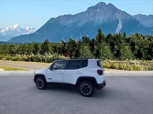 2023 Jeep Renegade Trailhawk