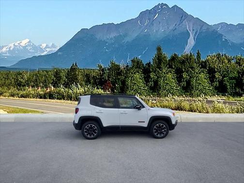2023 Jeep Renegade Trailhawk