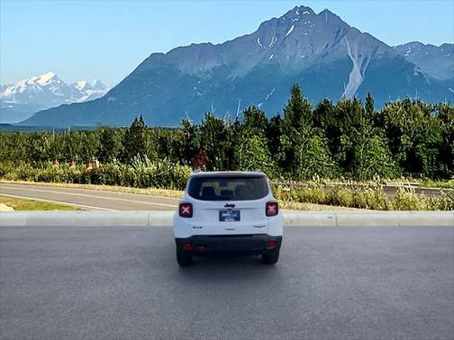 2023 Jeep Renegade Trailhawk