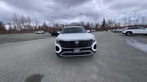WHI/White 2025 Volkswagen Atlas Cross Sport 2.0T SE w/Technology 4MOTION