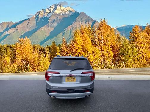 2023 GMC Acadia AWD SLT